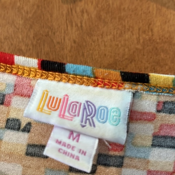 LulaRoe print tunic  top , size medium - Picture 3 of 3